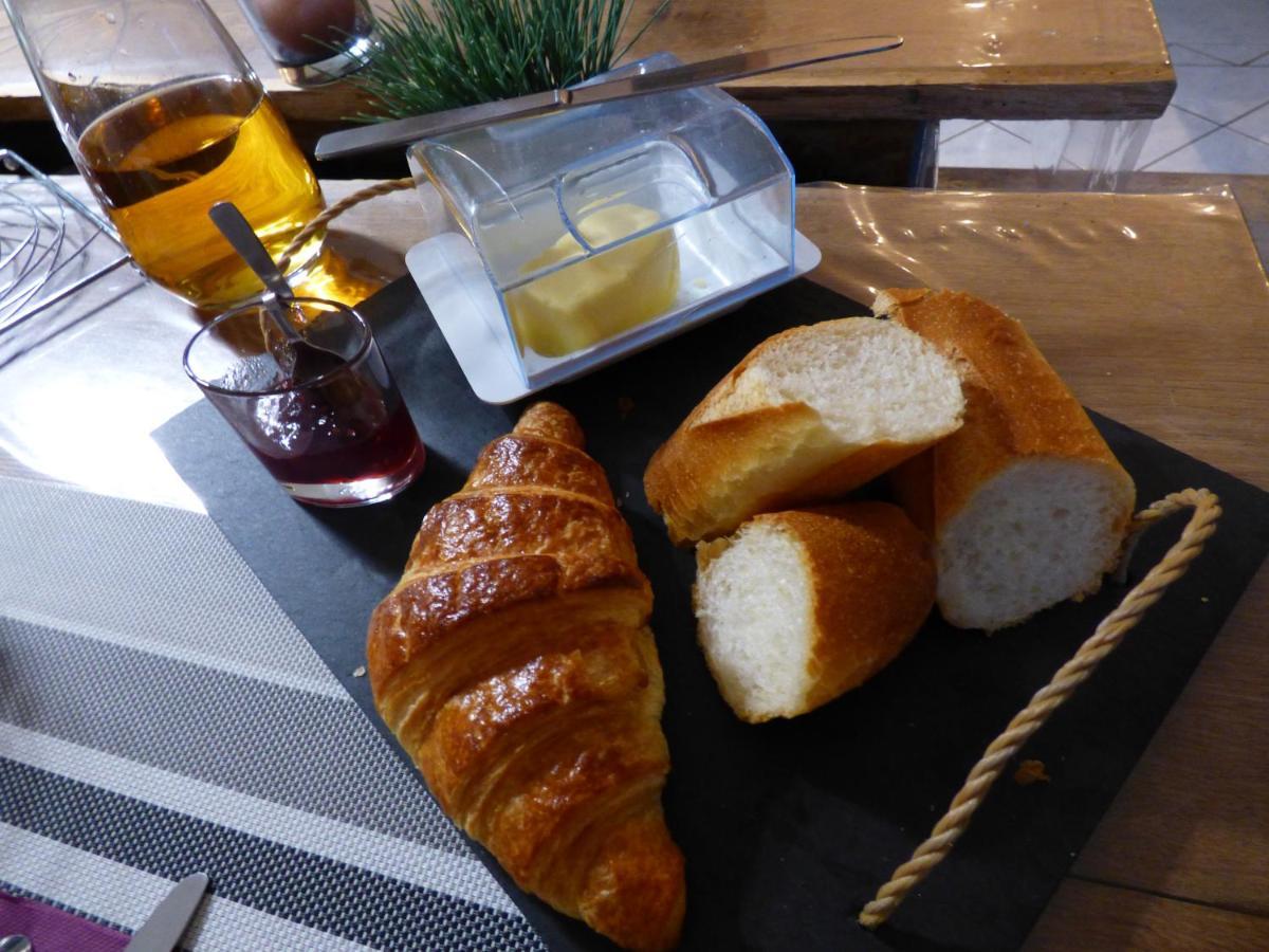 مبيت وإفطار Montbizot Les Petites Brosses المظهر الخارجي الصورة